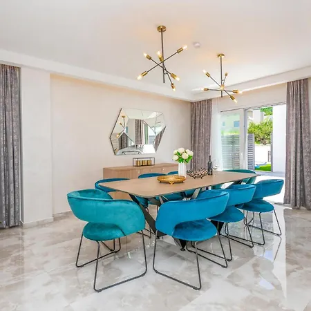 Lovely In With Kitchen *