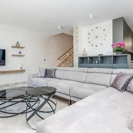 Lovely In With Kitchen Holiday home Makarska