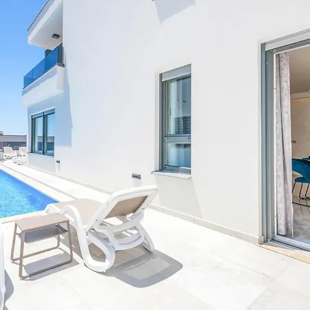 Lovely In With Kitchen Makarska