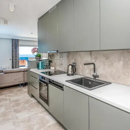 Holiday home Lovely In With Kitchen