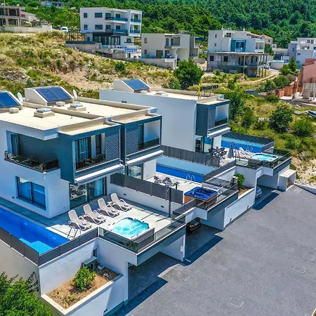 Lovely In With Kitchen Holiday home *