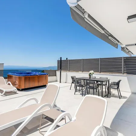 Dom wakacyjny Amazing In With 3 Bedrooms, Jacuzzi&outdoor Swimming Pool *